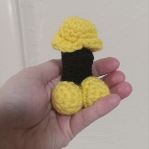 Handcrafted Black And Yellow 🍆 crochet chapstick gag gift holder